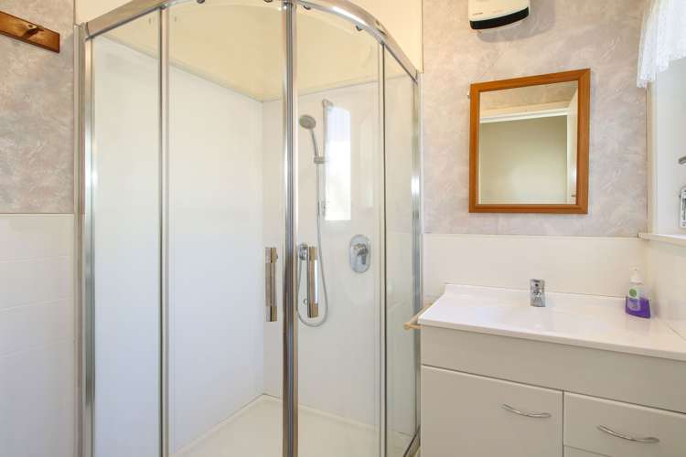 18 Raeben Avenue Hillcrest_16