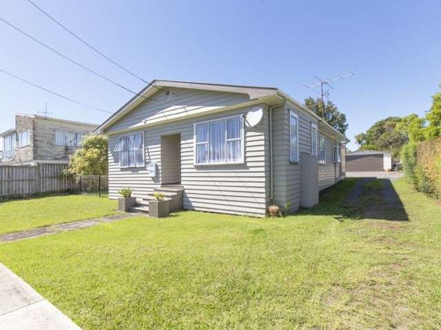 41 Wainui Avenue Point Chevalier_1