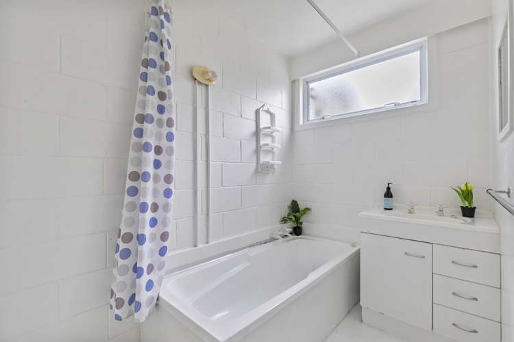 4/24 Dawnhaven Drive Te Atatu Peninsula_11