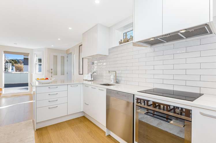 27 Princess Terrace Newtown_4