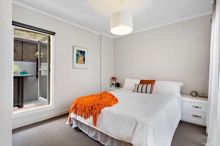 2/135 Exmouth Road Northcote_9
