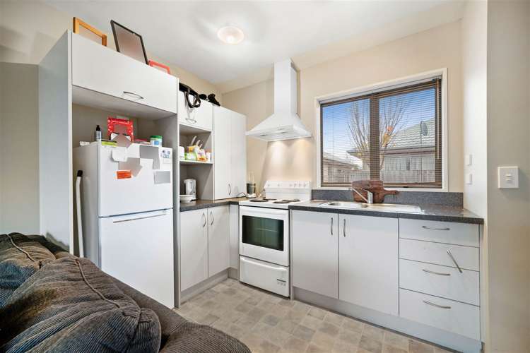 10/10 Collins Street Addington_7