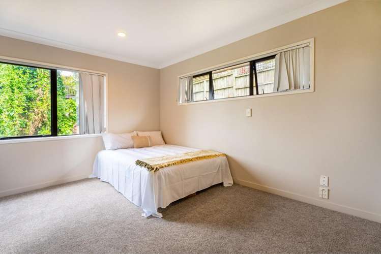 2/19 Lagoon Drive Panmure_14