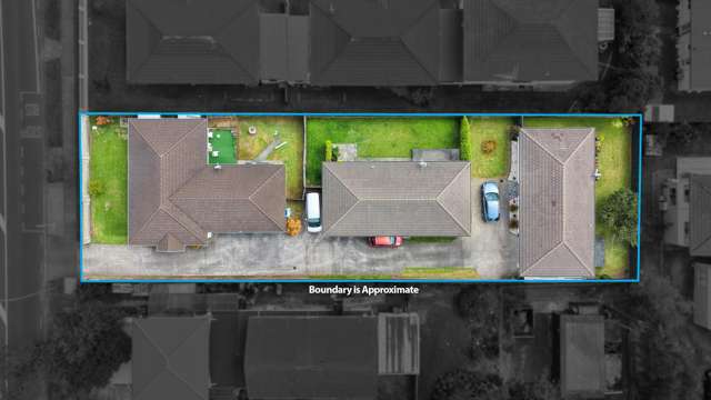 Auction 21st March! 1103sqm Section in Macleans!