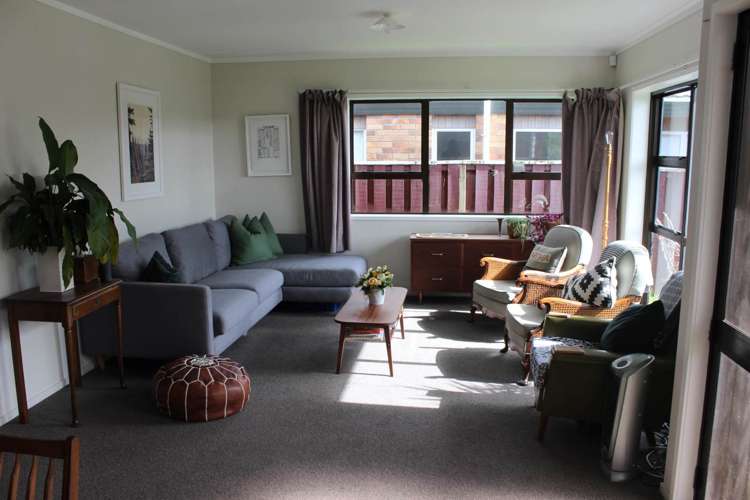 2/166 Point Chevalier Road Point Chevalier_1