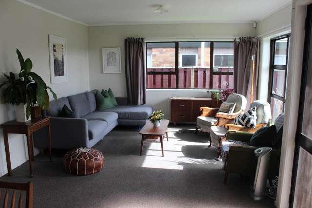 2/166 Point Chevalier Road Point Chevalier_1