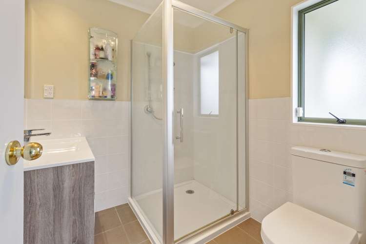 21 Silkwood Grove Totara Heights_9