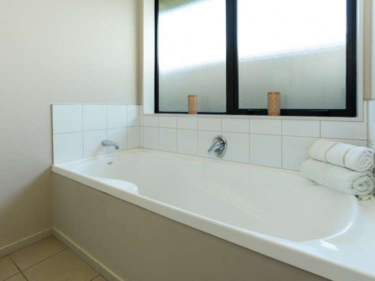 4 Keryn Place Frimley_14