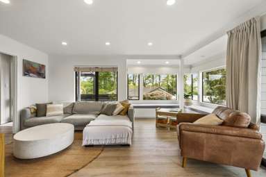 2/214 Moore Street_2