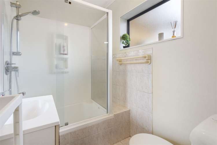 1 Bougainvillaea Terrace Goodwood Heights_25