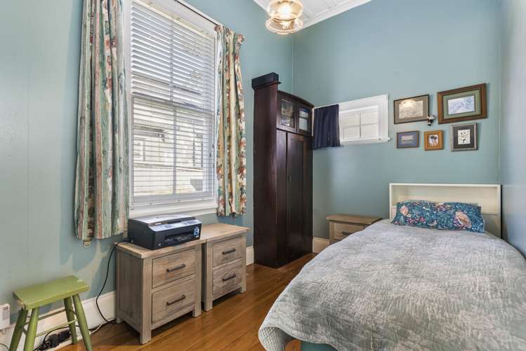 12 Roseberry Avenue Birkenhead_13