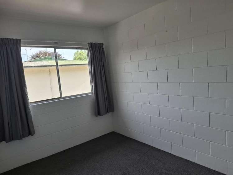 2/5 Kitchener Street 1055_8