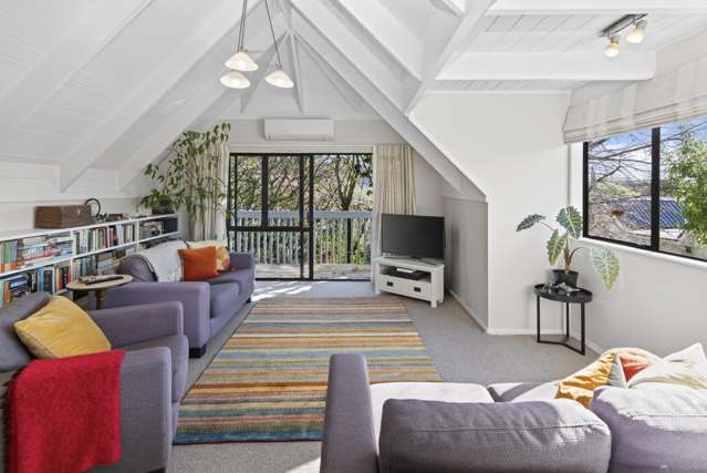 24C Charles Dickens Drive Mellons Bay_1