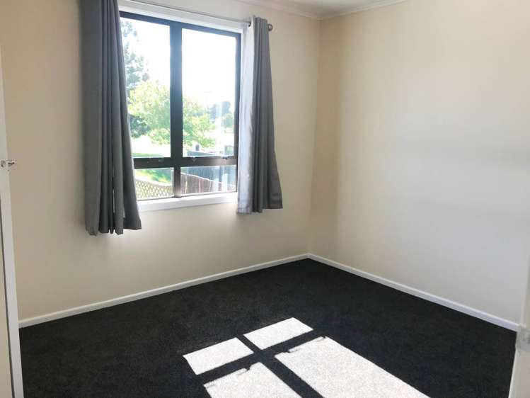 3/11 Rustic Avenue Mount Roskill_3