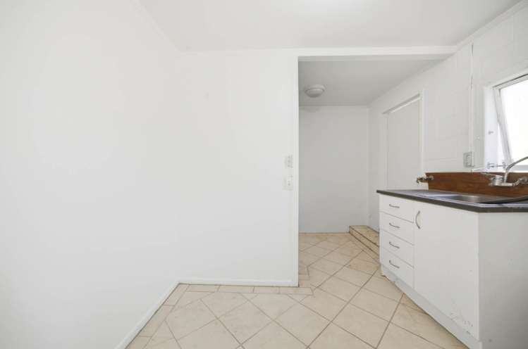 100 Edmonton Road Henderson_21