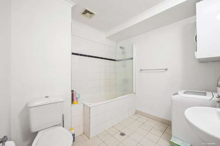 8d/1 Emily Place Auckland Central_7