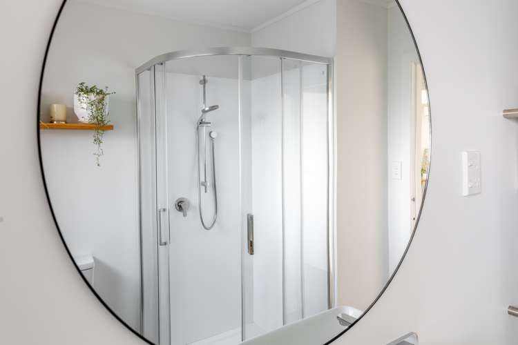 2/203 Galloway Street Hamilton East_8