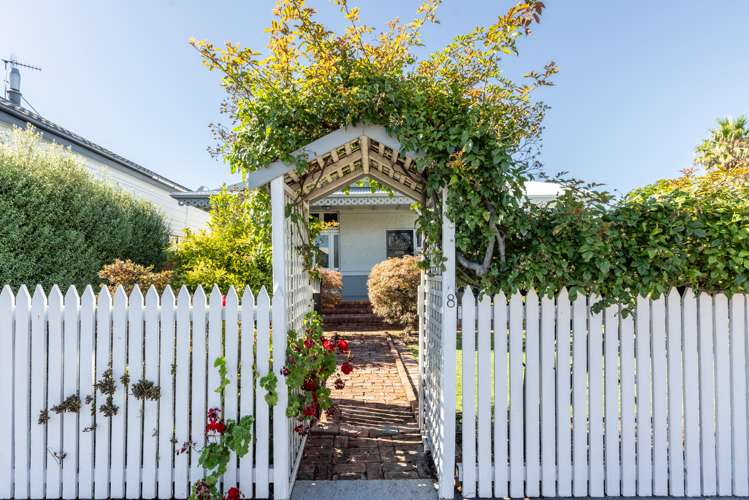 8 Latham Street Napier South_16