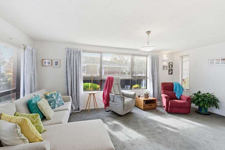 2/1 Karnak Crescent Avonhead_3