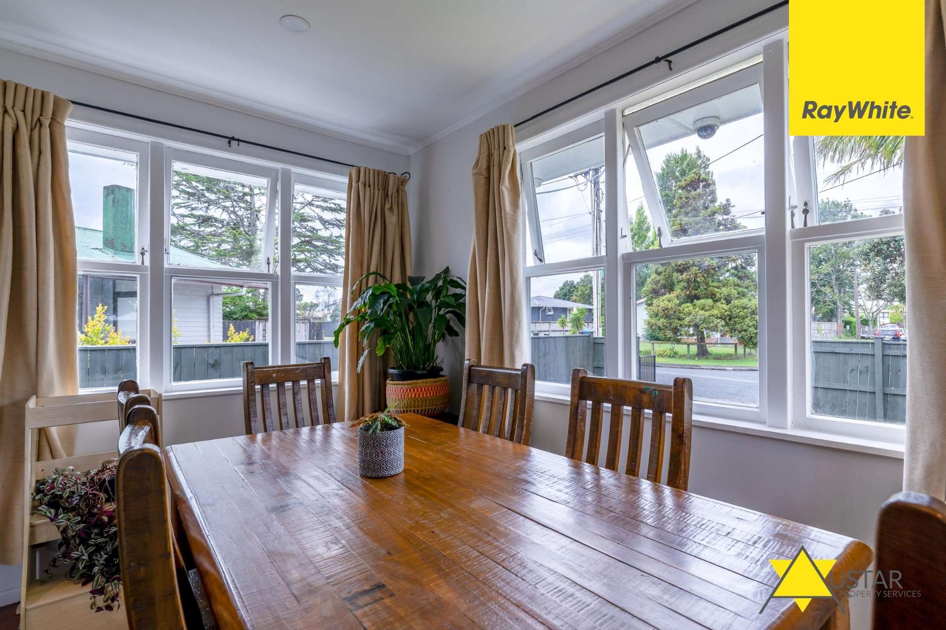 61a Cobham Crescent Kelston_0