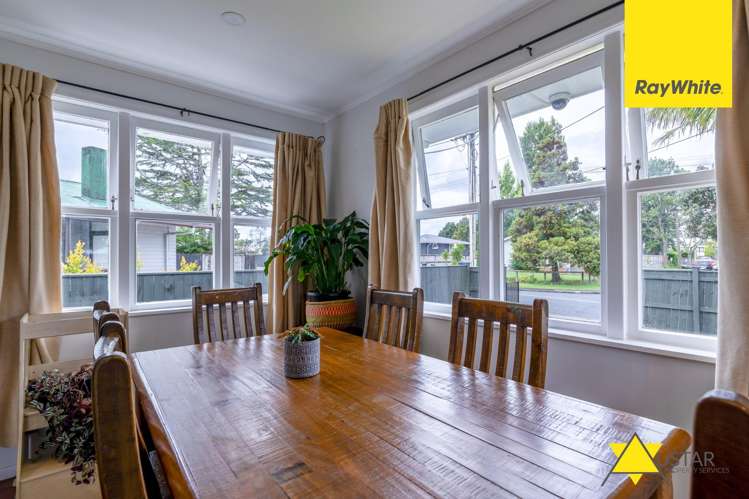 61a Cobham Crescent Kelston_0