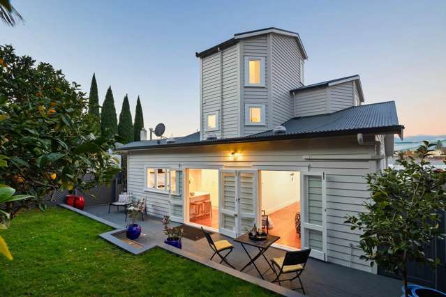 Iconic Harbour Views in the Heart of Parnell -DGZ