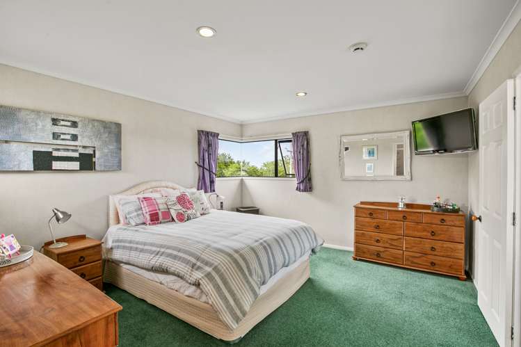 2 Royal Heights Glen Avon_11