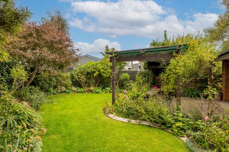 12 De Bloge Place Burwood_12