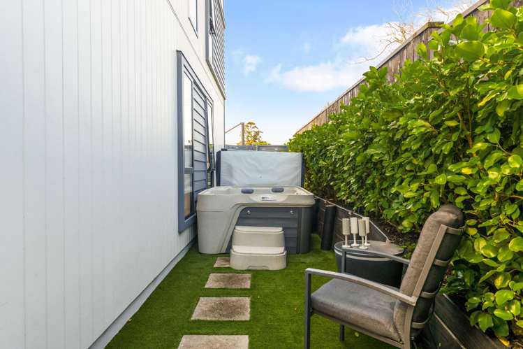 8 Patariki Way Beach Haven_12