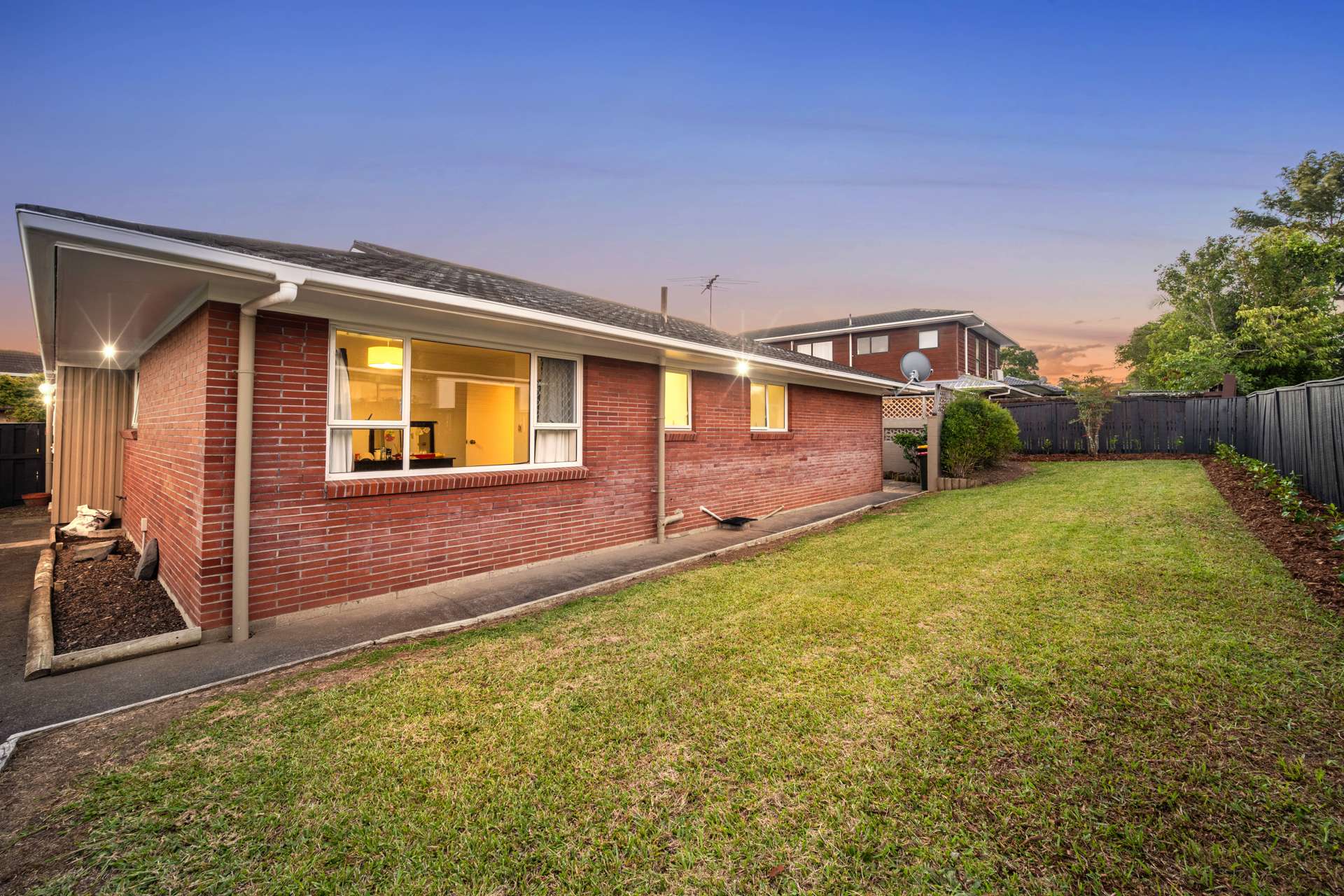 2/42 Luton Avenue Sunnyhills_0