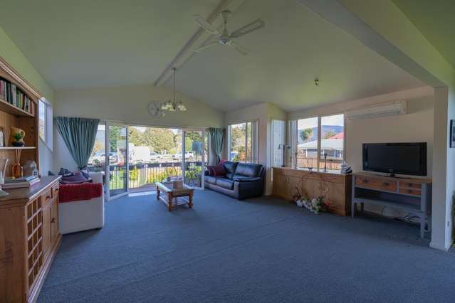 2 Lakefront Drive Te Anau_2