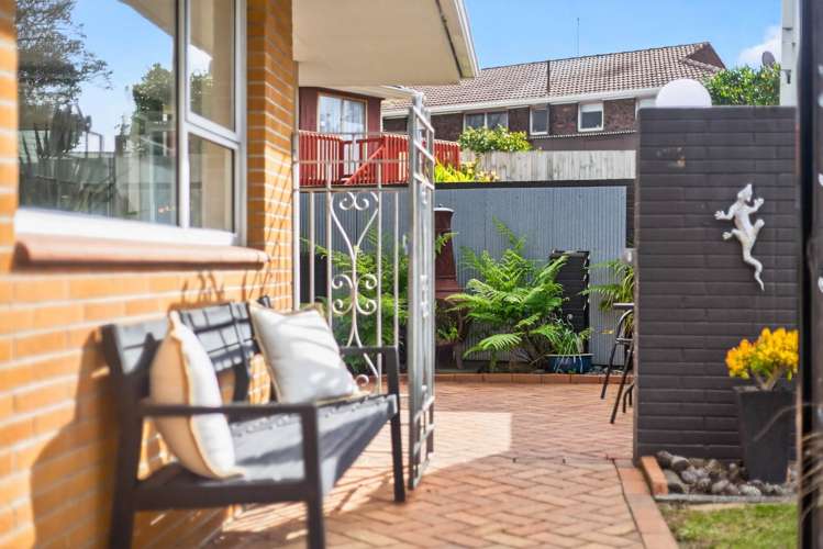 7 Tyrian Close Half Moon Bay_40