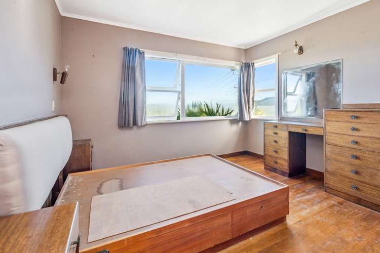 44 Memorial Drive Parahaki_11