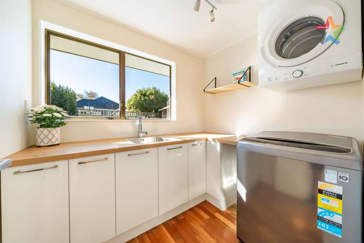 28 Mcenroe Grove Naenae_7