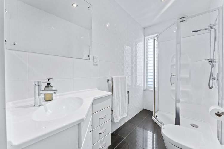 42 Swann Beach Road Stanmore Bay_19