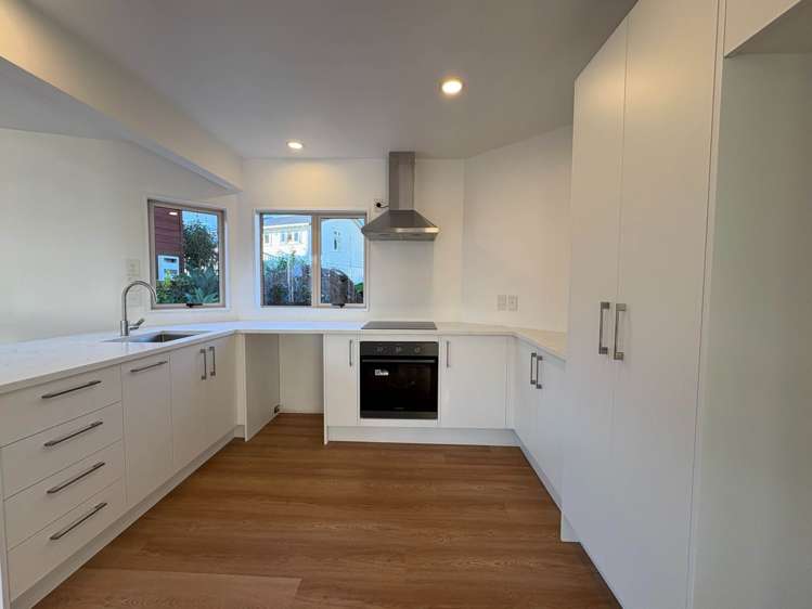 2/2 East Coast Road Milford_10
