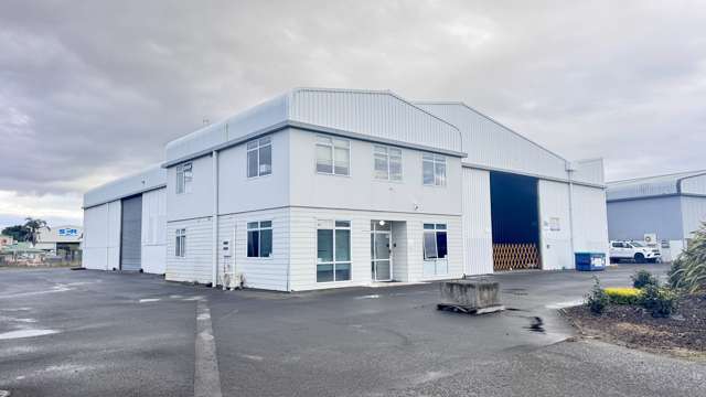 Drive around or drive through industrial warehouse