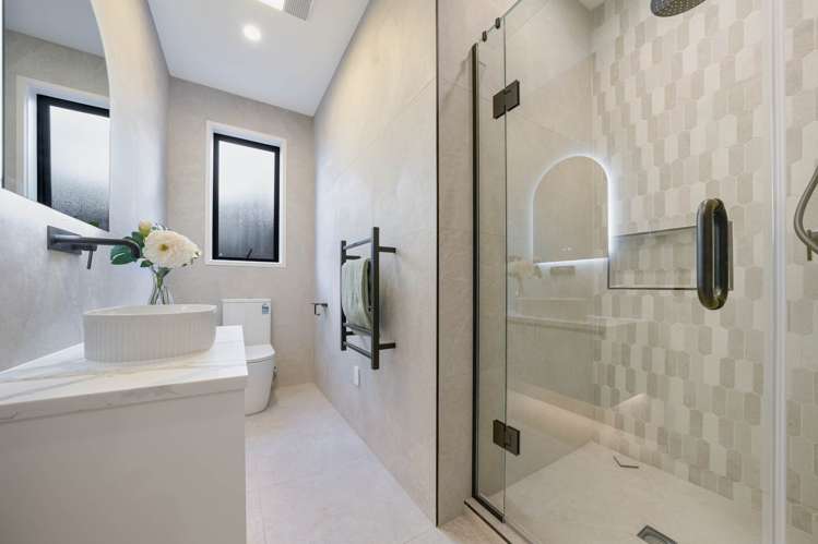 80 Medallion Drive Oteha_12