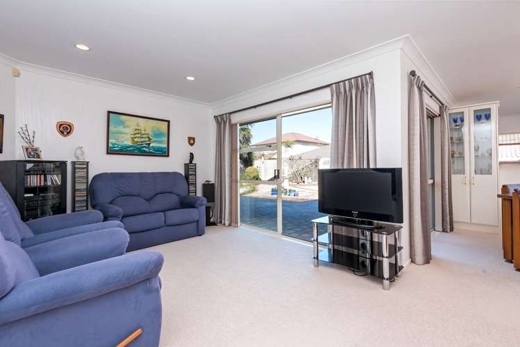 44 Stewart Gibson Place Manurewa_7