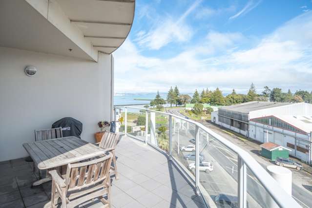 18/90 Customhouse Street Gisborne_1