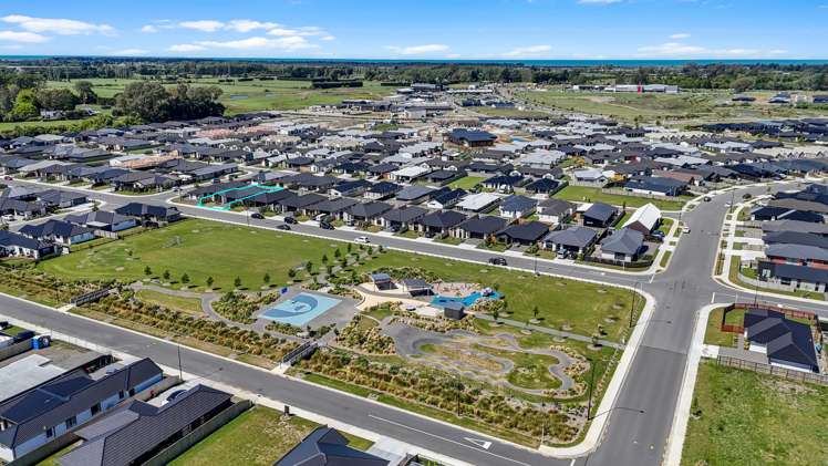 74 Crossley Avenue Woodend_14