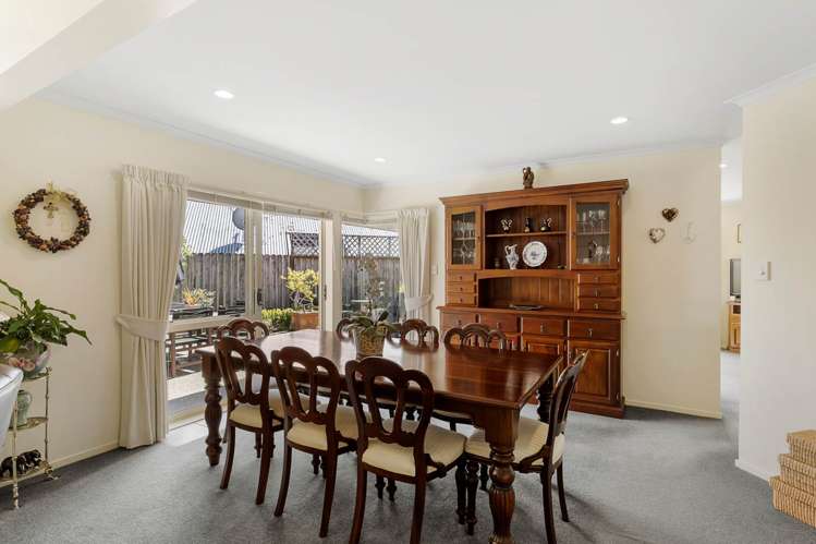 210 Hill Road The Gardens_7