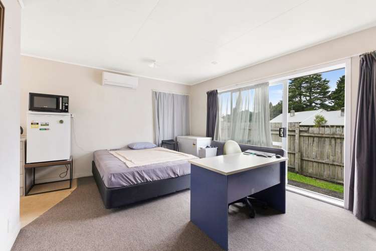 66A B and C Glenpark Avenue Frankleigh Park_23