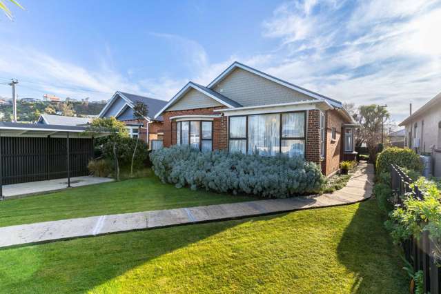Potential in Saint Clair – Create your dream.