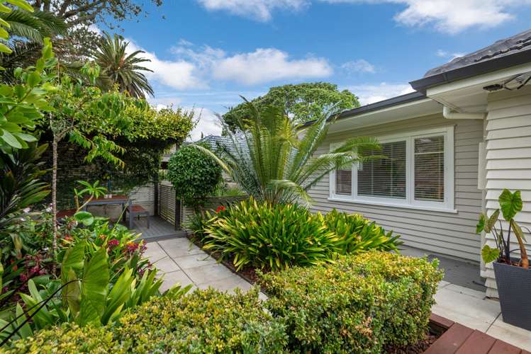 61 Hanlon Crescent Devonport_32