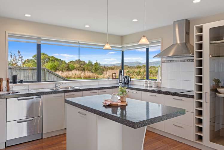 2 Flaxon Place Burwood_5