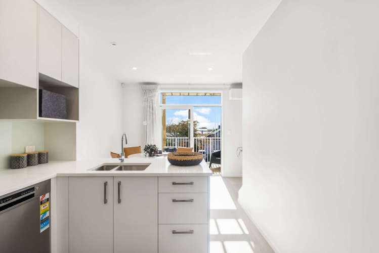 13/2 Moor Avenue Te Atatu Peninsula_6