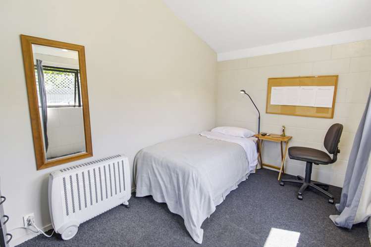 19 Hillview Crescent Highfield_16