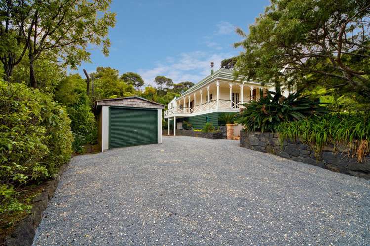 54 Upland Road Huia_1