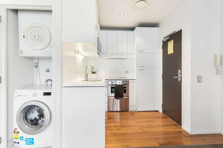 37B/16 Gore Street City Centre_5